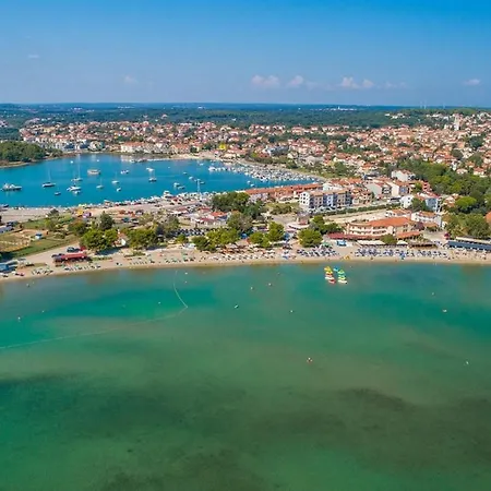 Family By The Sea Apartment